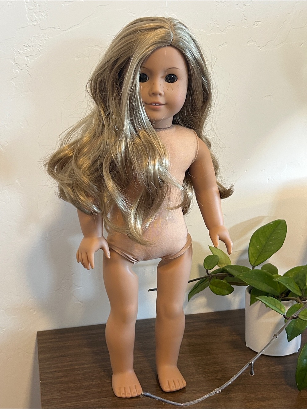 American Girl Truly Me Doll # 24 - Blonde hair, brown eyes & freckles